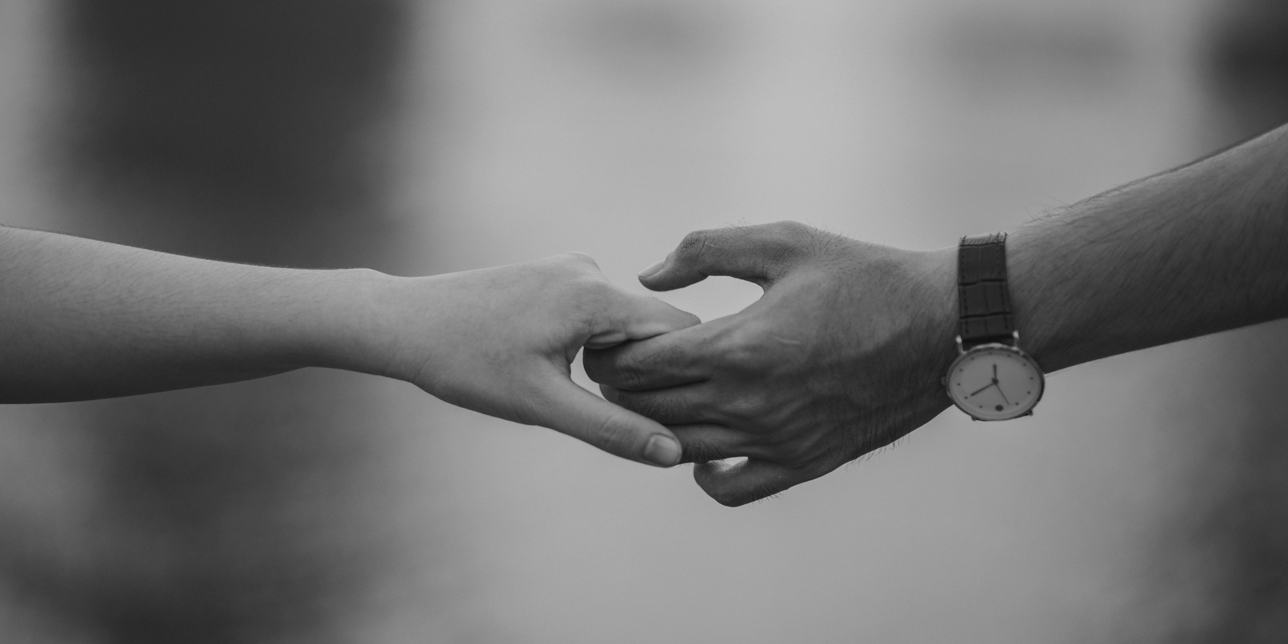 affection-black-and-white-couple-1004014